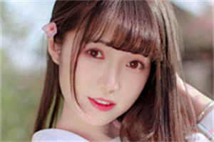 爱上海同城交友：Night Shanghai, feeling the neon moments under the bright lights